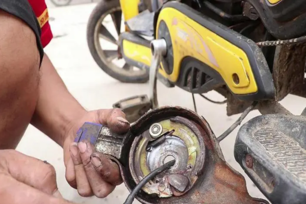 西双版纳电动车刹车故障